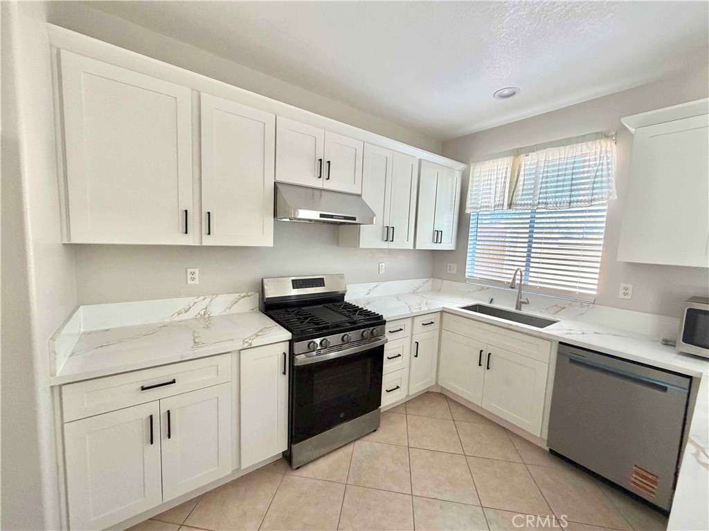 7485 Tarkington Place Rancho Cucamonga, CA 91730 - Photo 3 of 11