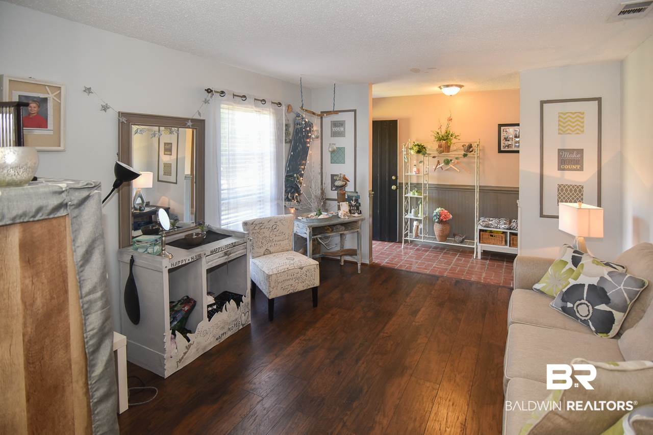 5709 Long Meadow Road Mobile, AL 36609 - Photo 4 of 22