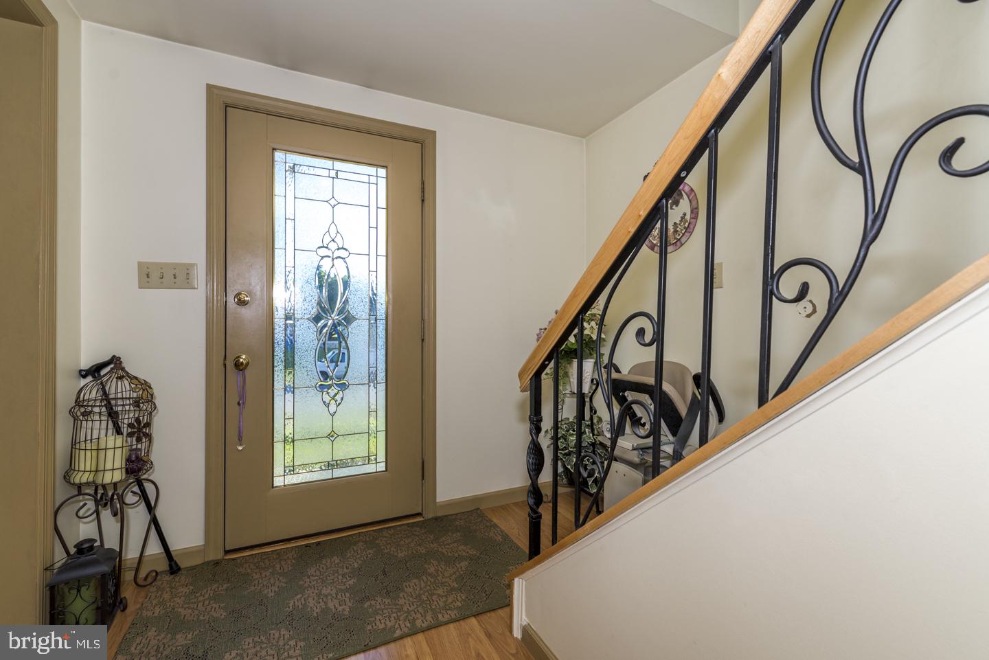 442 Amesbury Road Lancaster, PA 17601 - Photo 3 of 24 Foyer