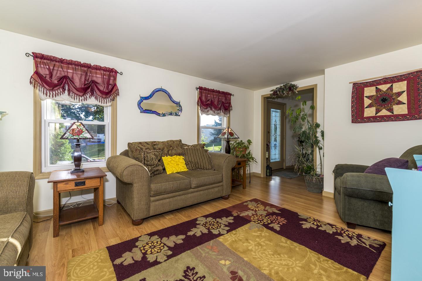 442 Amesbury Road Lancaster, PA 17601 - Photo 5 of 24 Living Room V2