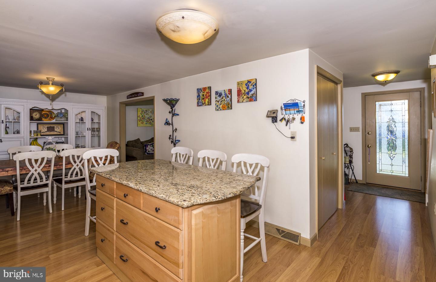 442 Amesbury Road Lancaster, PA 17601 - Photo 6 of 24 Kitchen & Foyer