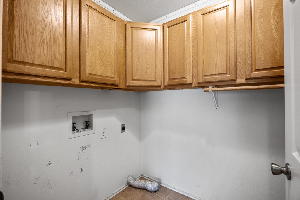 160 Rhum Road Kerrville, TX 78028 - Photo 28 of 42 a view of room with window