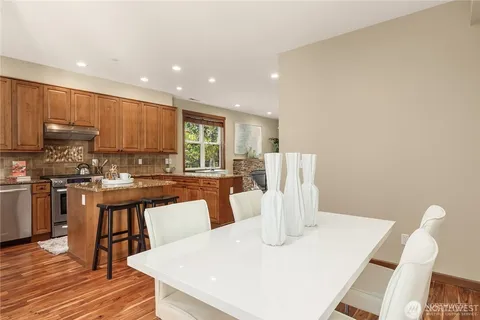 $1,600,000 | 303 Bellevue Way Southeast, Bellevue, WA 98004