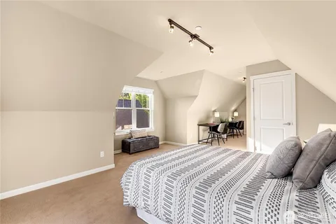 $1,600,000 | 303 Bellevue Way Southeast, Bellevue, WA 98004