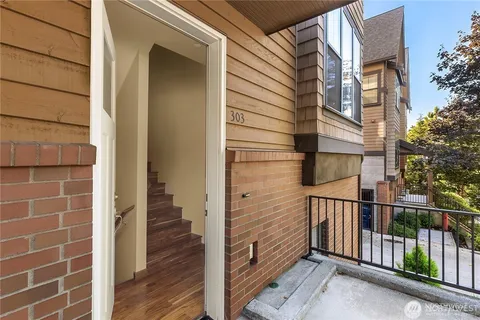 $1,600,000 | 303 Bellevue Way Southeast, Bellevue, WA 98004