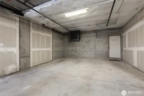 $1,600,000 | 303 Bellevue Way Southeast, Bellevue, WA 98004