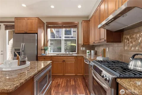 $1,600,000 | 303 Bellevue Way Southeast, Bellevue, WA 98004