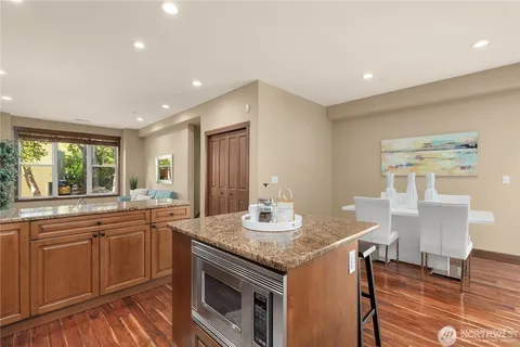 $1,600,000 | 303 Bellevue Way Southeast, Bellevue, WA 98004