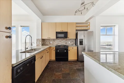 $325,000 | 3505 Sage Road, Unit 2810, Houston, TX 77056