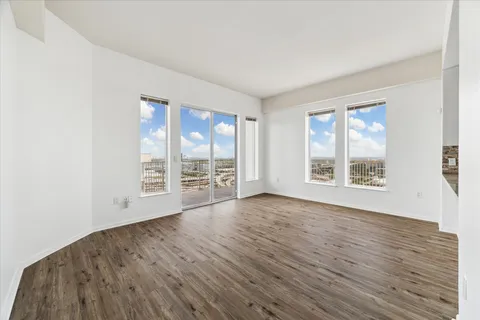 $325,000 | 3505 Sage Road, Unit 2810, Houston, TX 77056