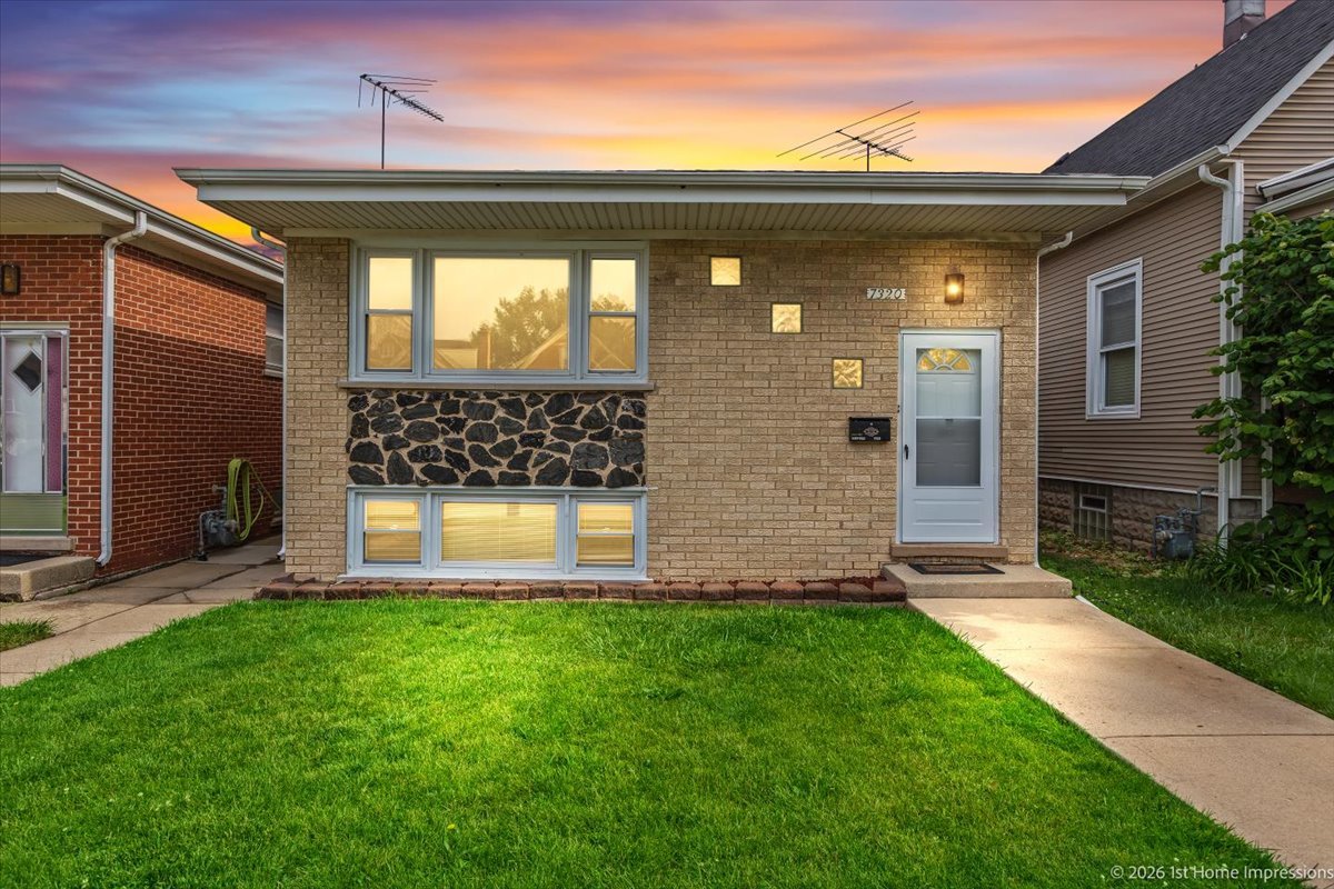 7320 West 58th Street Summit, IL 60501 - Photo 2 of 24