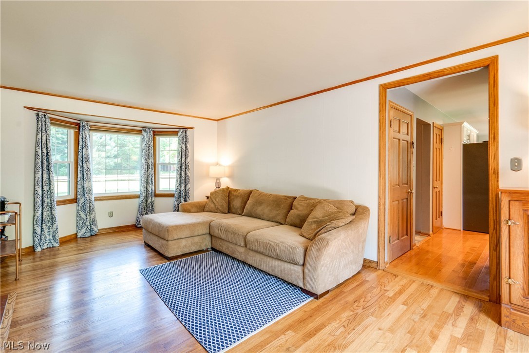 1431 Fixler Road Wadsworth, OH 44281 - Photo 4 of 35