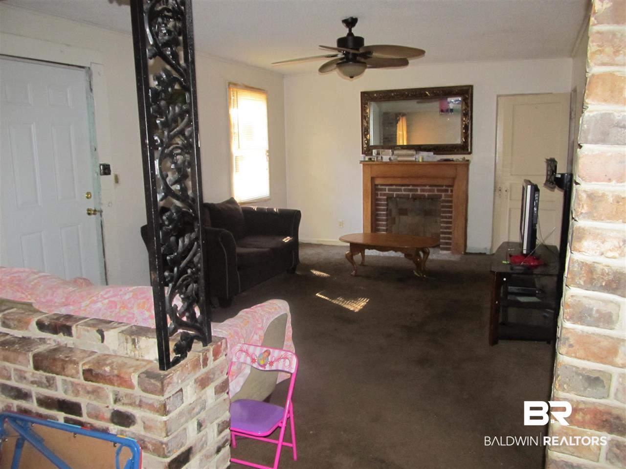 1628 Meadow Avenue Mobile, AL 36612 - Photo 3 of 6
