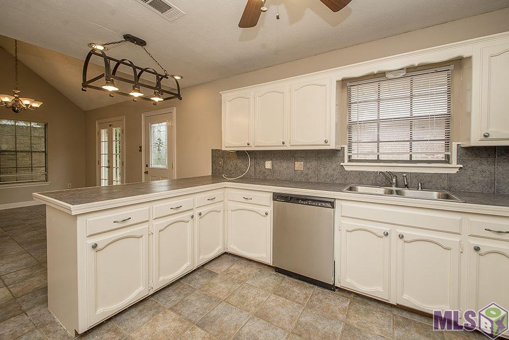 2022 Michel Delving Road Baton Rouge, LA 70810 - Photo 13 of 38