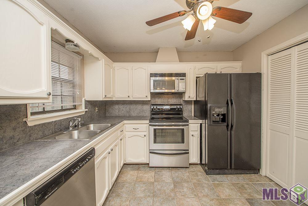 2022 Michel Delving Road Baton Rouge, LA 70810 - Photo 16 of 38