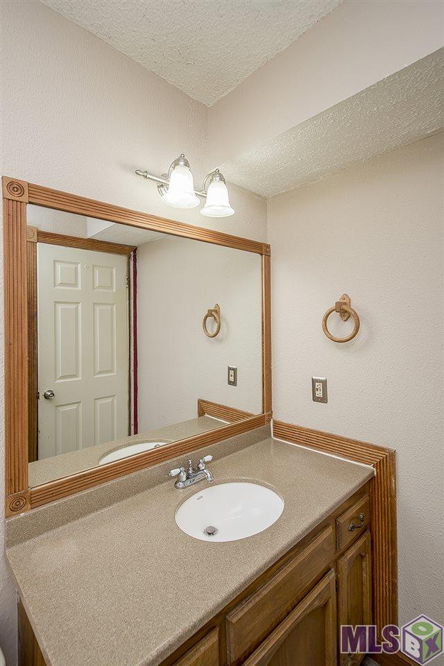 2022 Michel Delving Road Baton Rouge, LA 70810 - Photo 27 of 38
