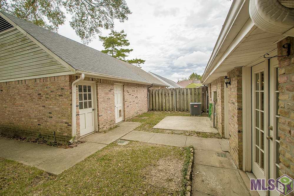 2022 Michel Delving Road Baton Rouge, LA 70810 - Photo 33 of 38