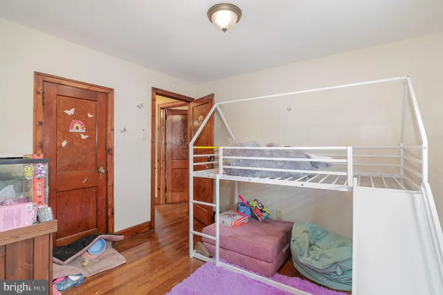 a view of livingroom with furniture and wooden floor