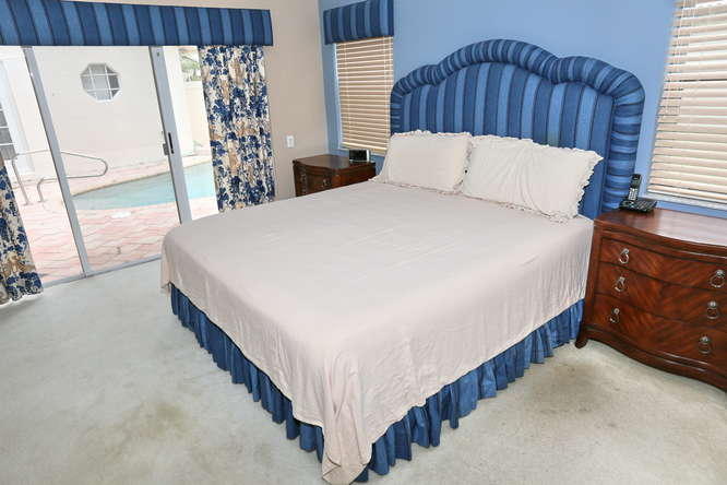 6829 Sun River Road Boynton Beach, FL 33437 - Photo 19 of 48 Step out to the pool
