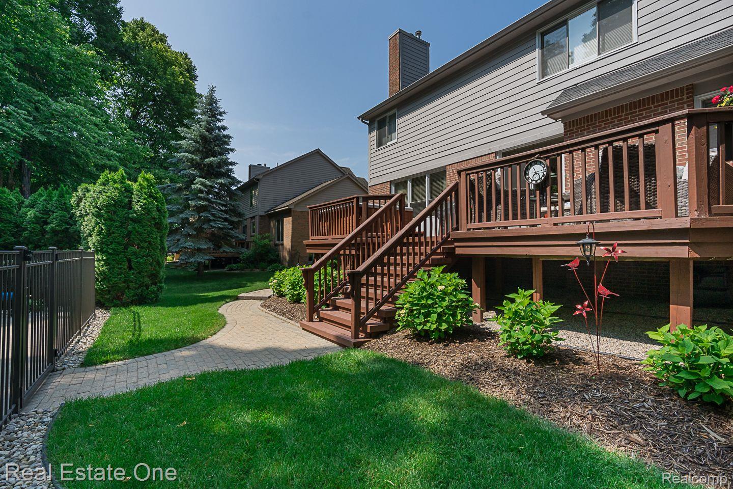 2657 Long Meadow Lane Rochester, MI 48307 - Photo 38 of 46 Brick Paver Walkways