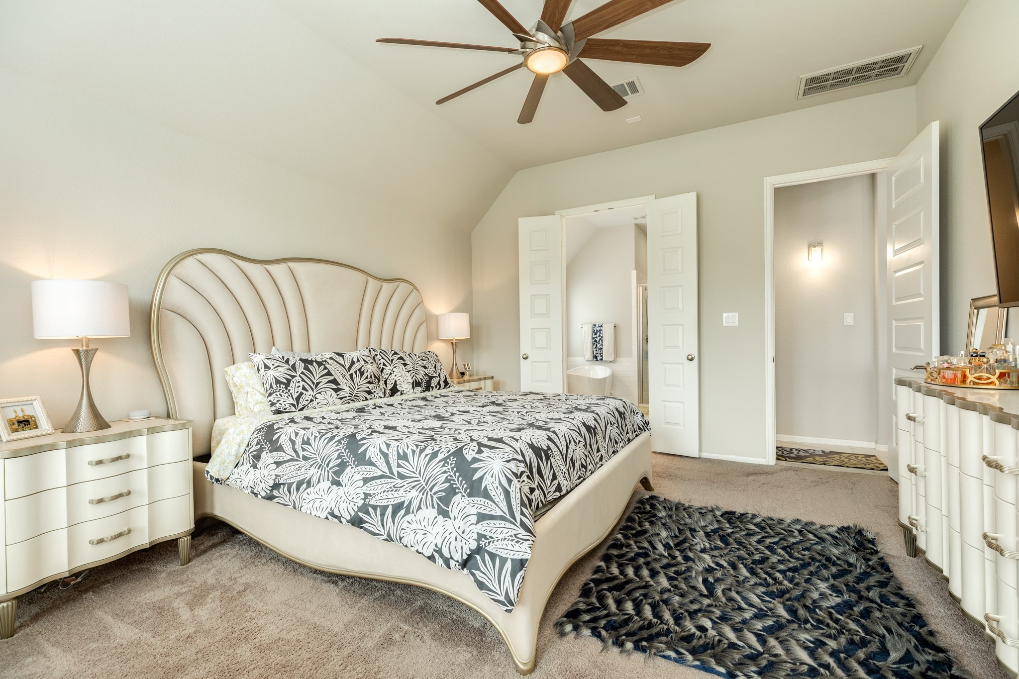 5138 Walnut Grv Lane Manvel, TX 77578 - Photo 24 of 43 a bedroom with a bed and a walk in closet
