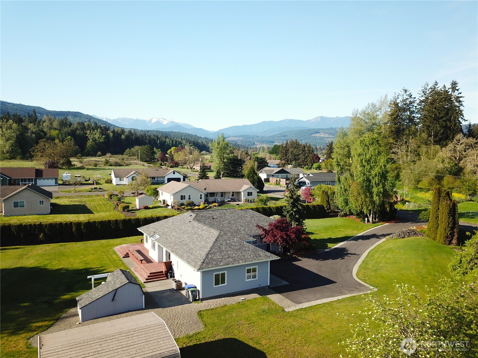 303 Falcon Road Sequim, WA 98382 - Photo 4 of 39