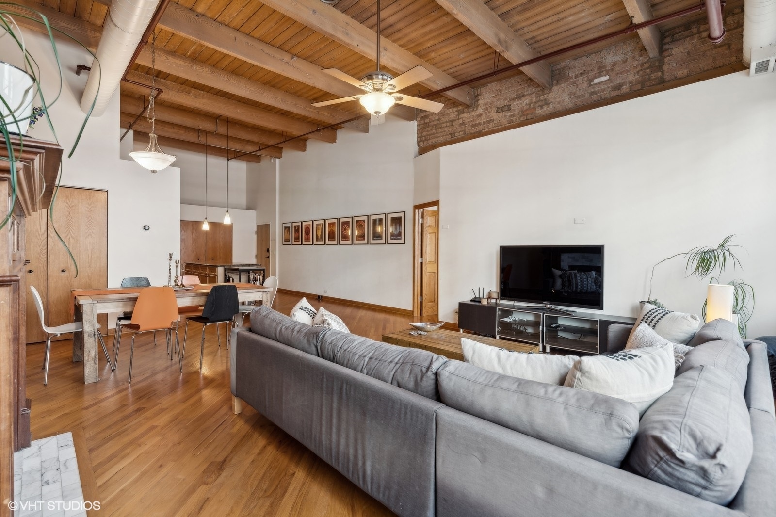 1733 West Irving Park Road, Unit 320 Chicago, IL 60613 - Photo 7 of 16 Gallery Image 7