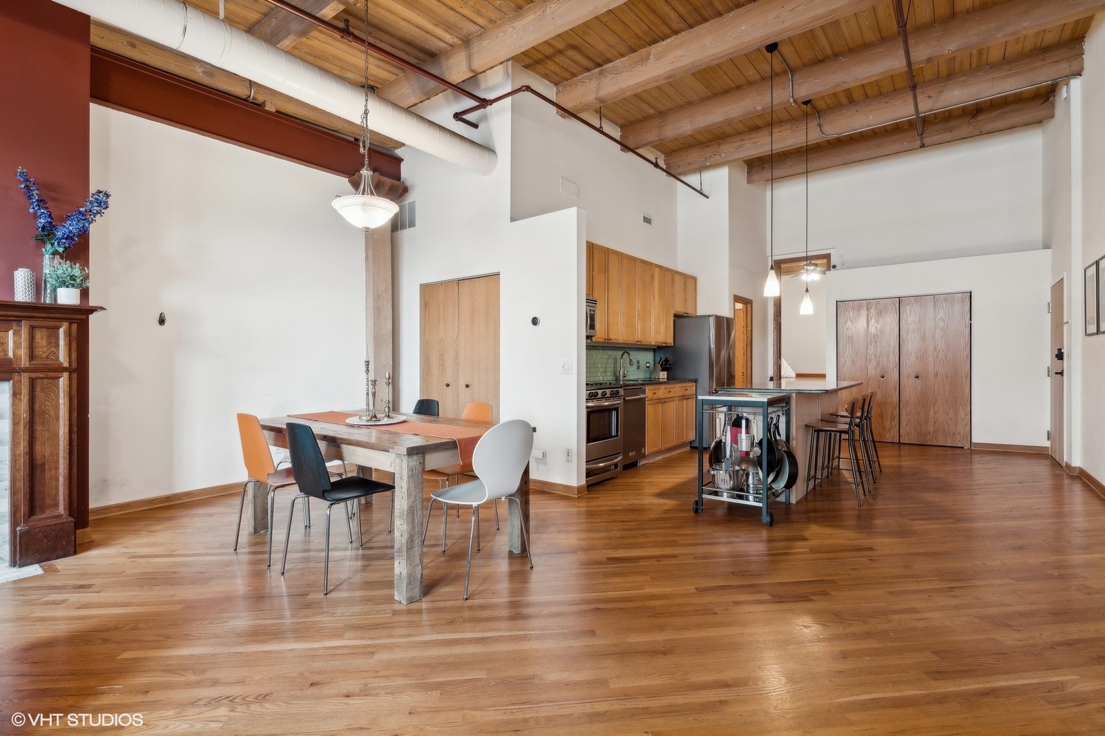 1733 West Irving Park Road, Unit 320 Chicago, IL 60613 - Photo 8 of 16 Gallery Image 8