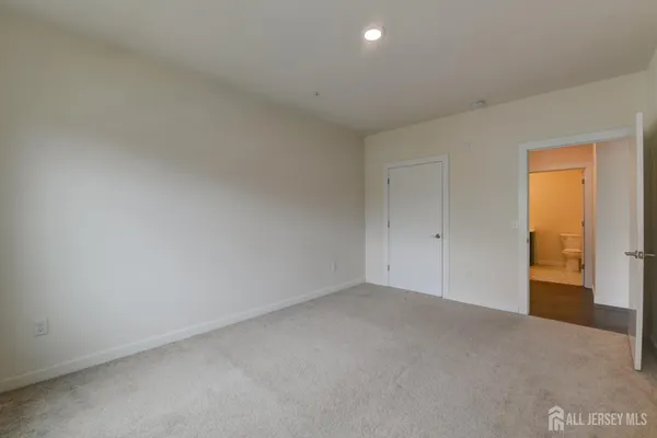 $3,500 | 722 Lorhan Drive, Piscataway, NJ 08854