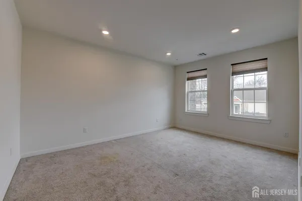 $3,500 | 722 Lorhan Drive, Piscataway, NJ 08854