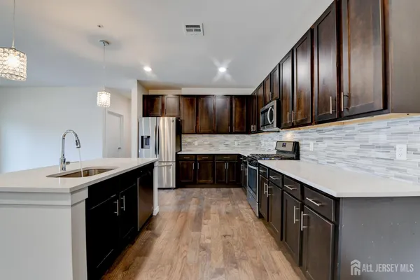 $3,500 | 722 Lorhan Drive, Piscataway, NJ 08854