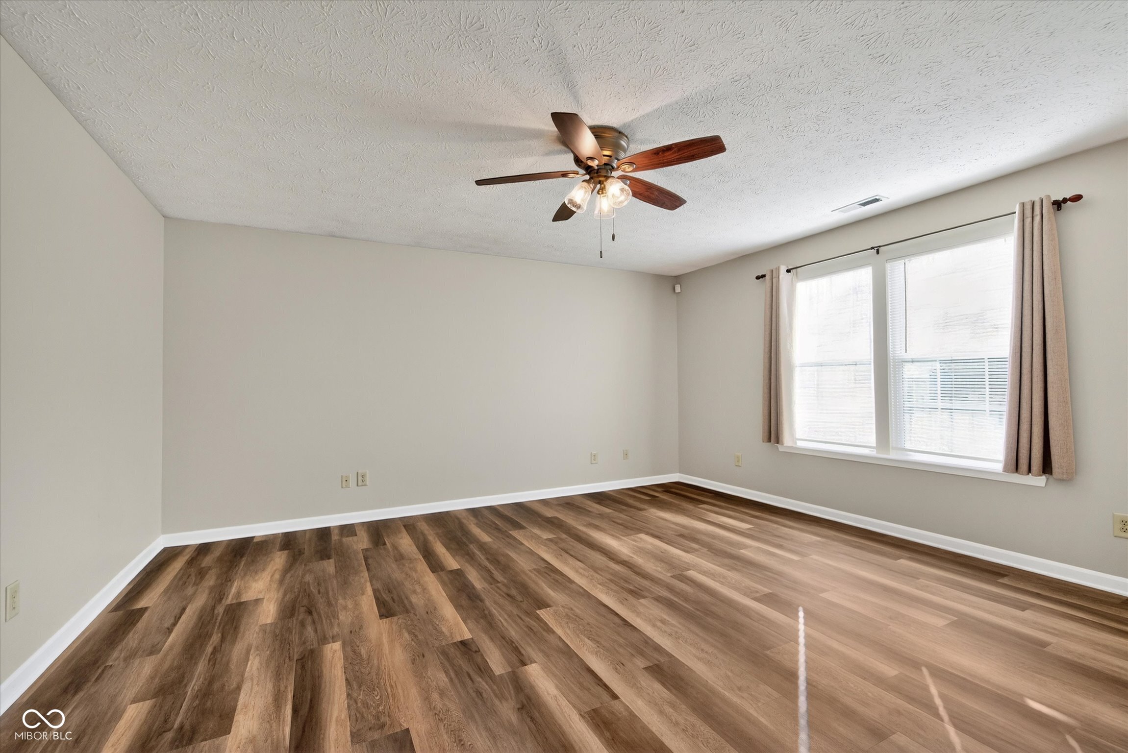 7141 Fields Way Indianapolis, IN 46239 - Photo 6 of 29