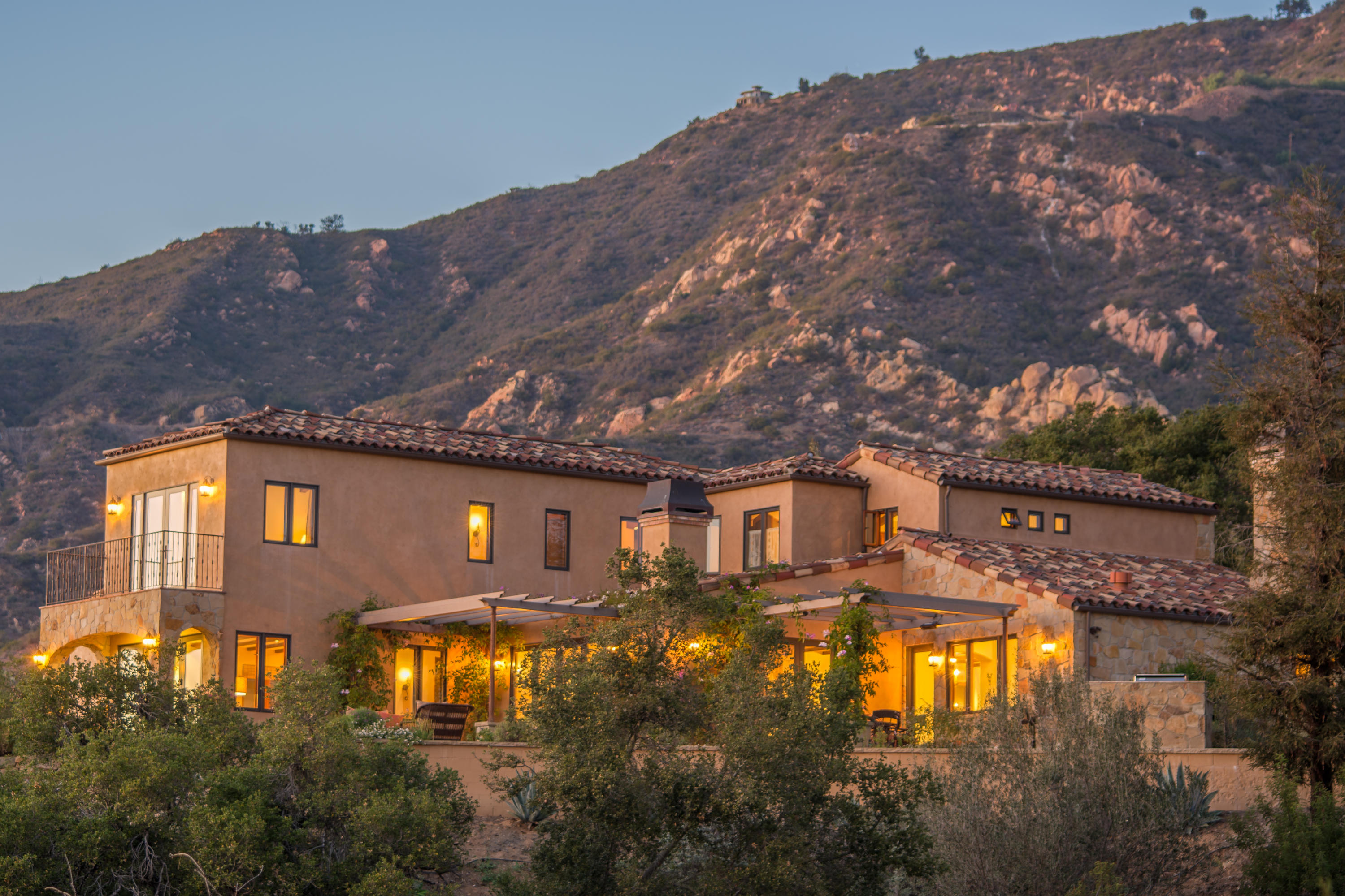 927 Coyote Road Santa Barbara, CA 93108 - Photo 48 of 55 Exterior at Twilight
