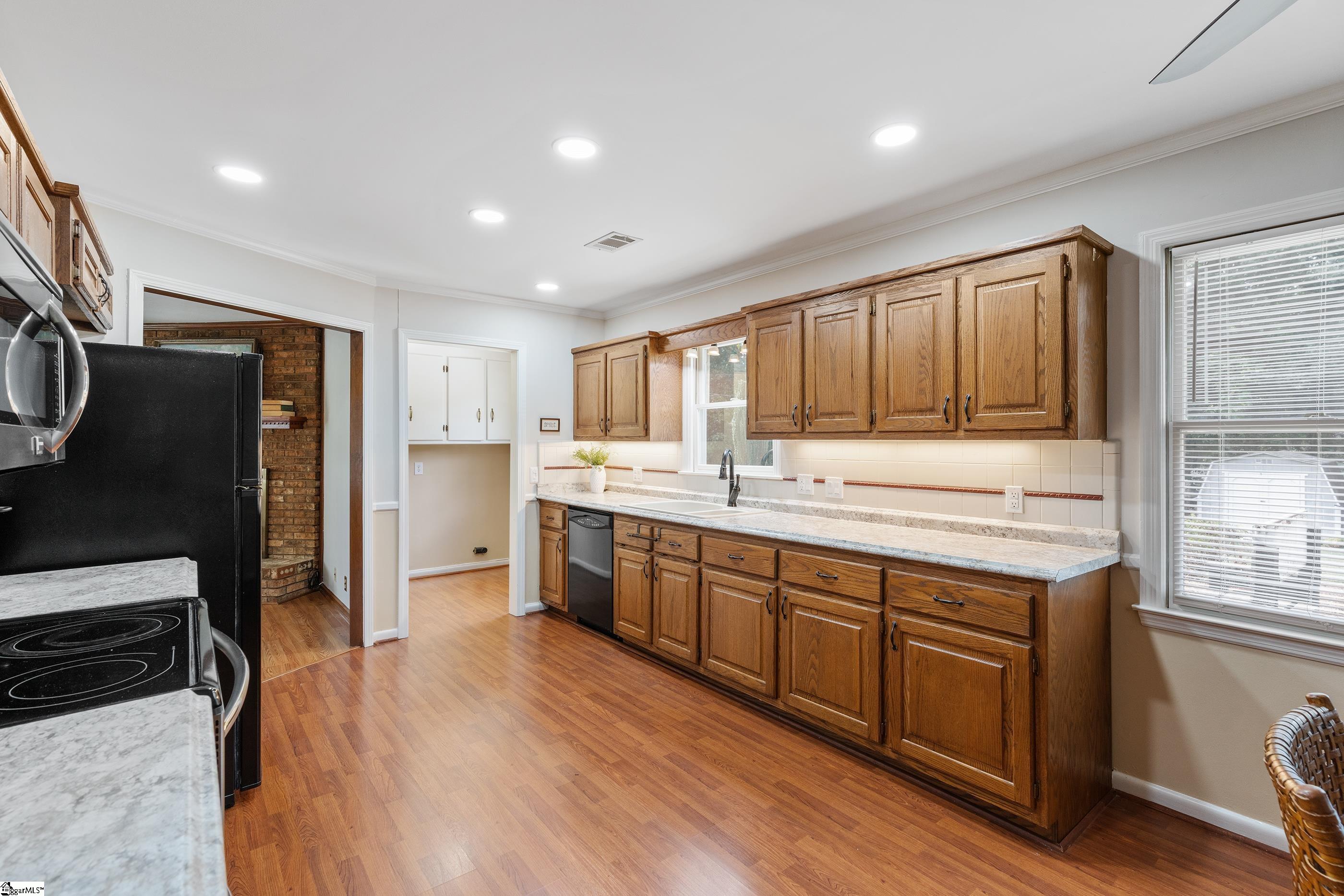 127 Montclair Road Mauldin, SC 29662 - Photo 12 of 29 Gallery Image 12