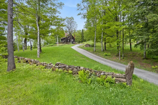 $845,000 | 403 Horse Shoe Way, Woodstock, VT 05071