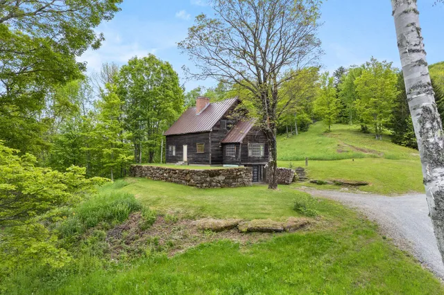 $845,000 | 403 Horse Shoe Way, Woodstock, VT 05071