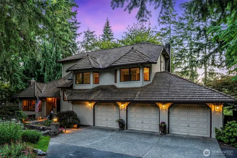 $2,370,000 | 2519 239th Avenue Southeast, Sammamish, WA 98075