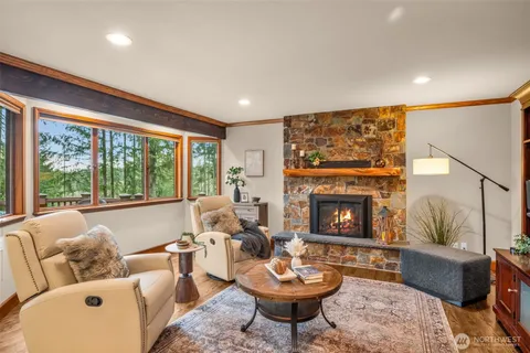 $2,370,000 | 2519 239th Avenue Southeast, Sammamish, WA 98075