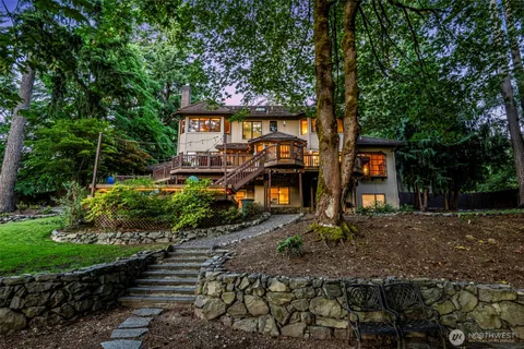 $2,370,000 | 2519 239th Avenue Southeast, Sammamish, WA 98075