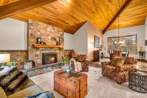 $2,370,000 | 2519 239th Avenue Southeast, Sammamish, WA 98075