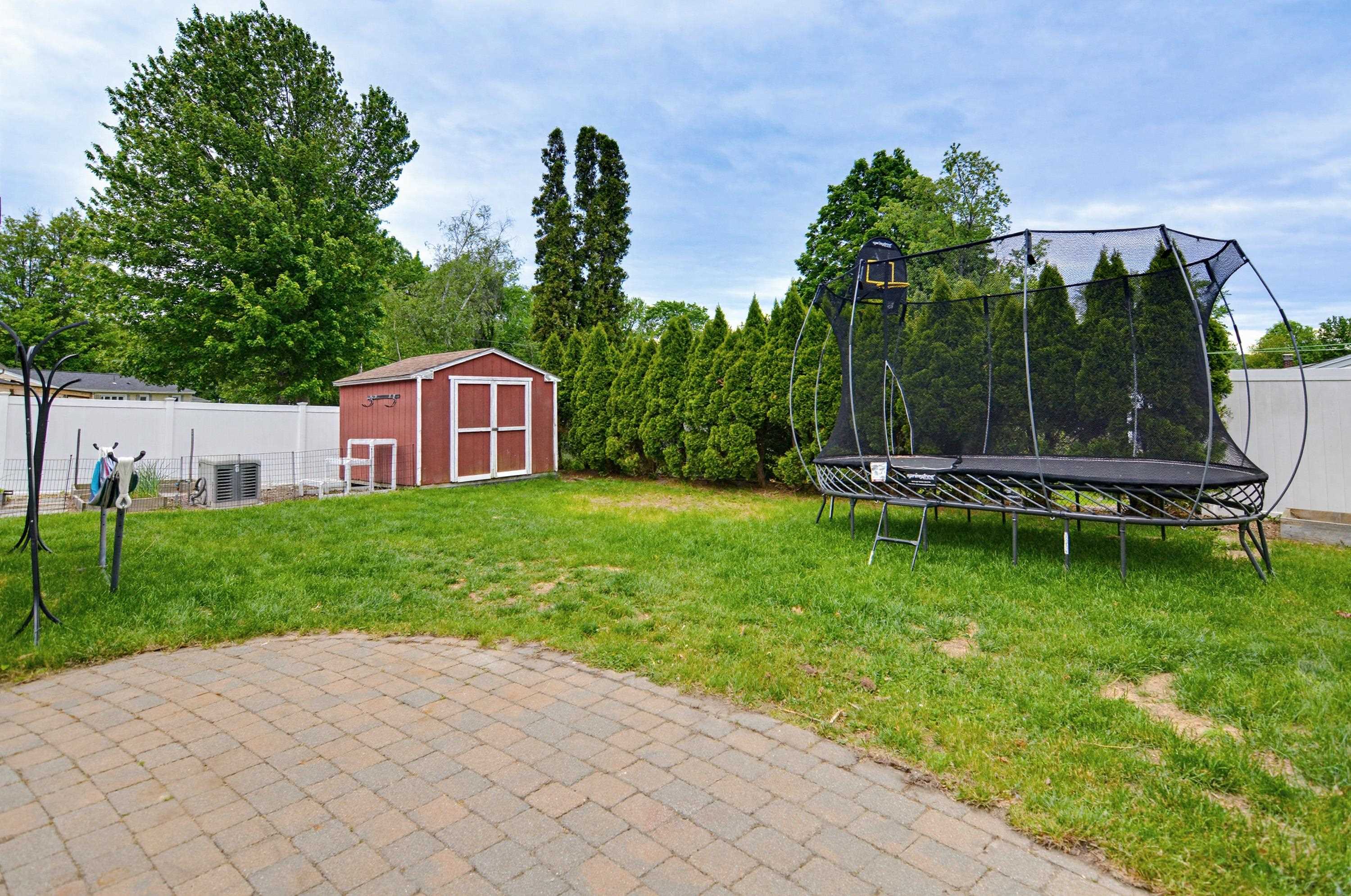 6 Ray Drive Hooksett, NH 03106 - Photo 38 of 52