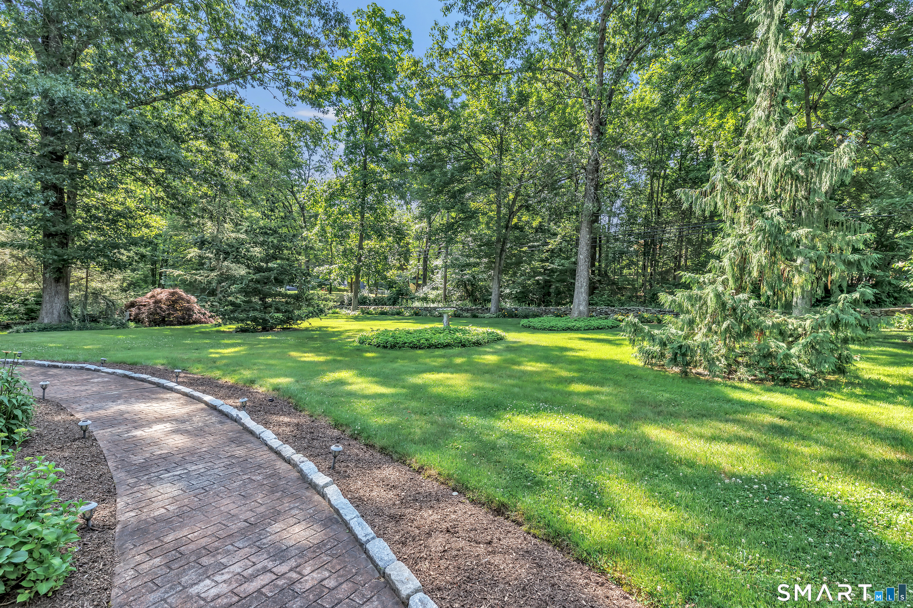 379 Waverly Road Shelton, CT 06484 - Photo 7 of 40