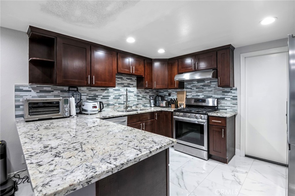 72 Cape Cod Irvine, CA 92620 - Photo 9 of 37