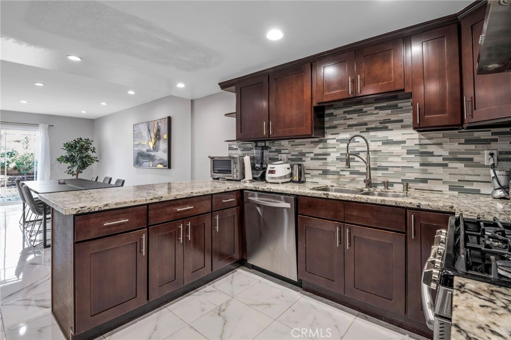 72 Cape Cod Irvine, CA 92620 - Photo 10 of 37