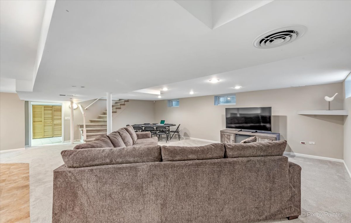 9 North Waverly Place Mount Prospect, IL 60056 - Photo 21 of 40