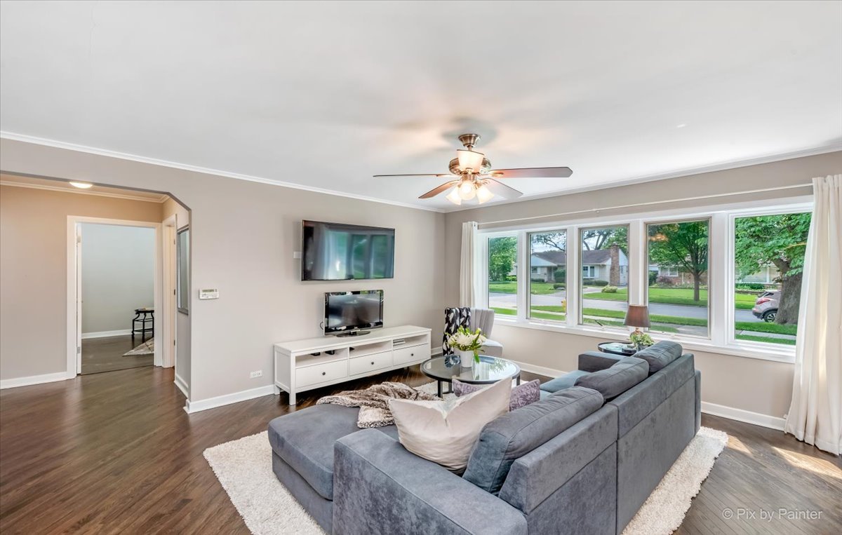 9 North Waverly Place Mount Prospect, IL 60056 - Photo 5 of 40