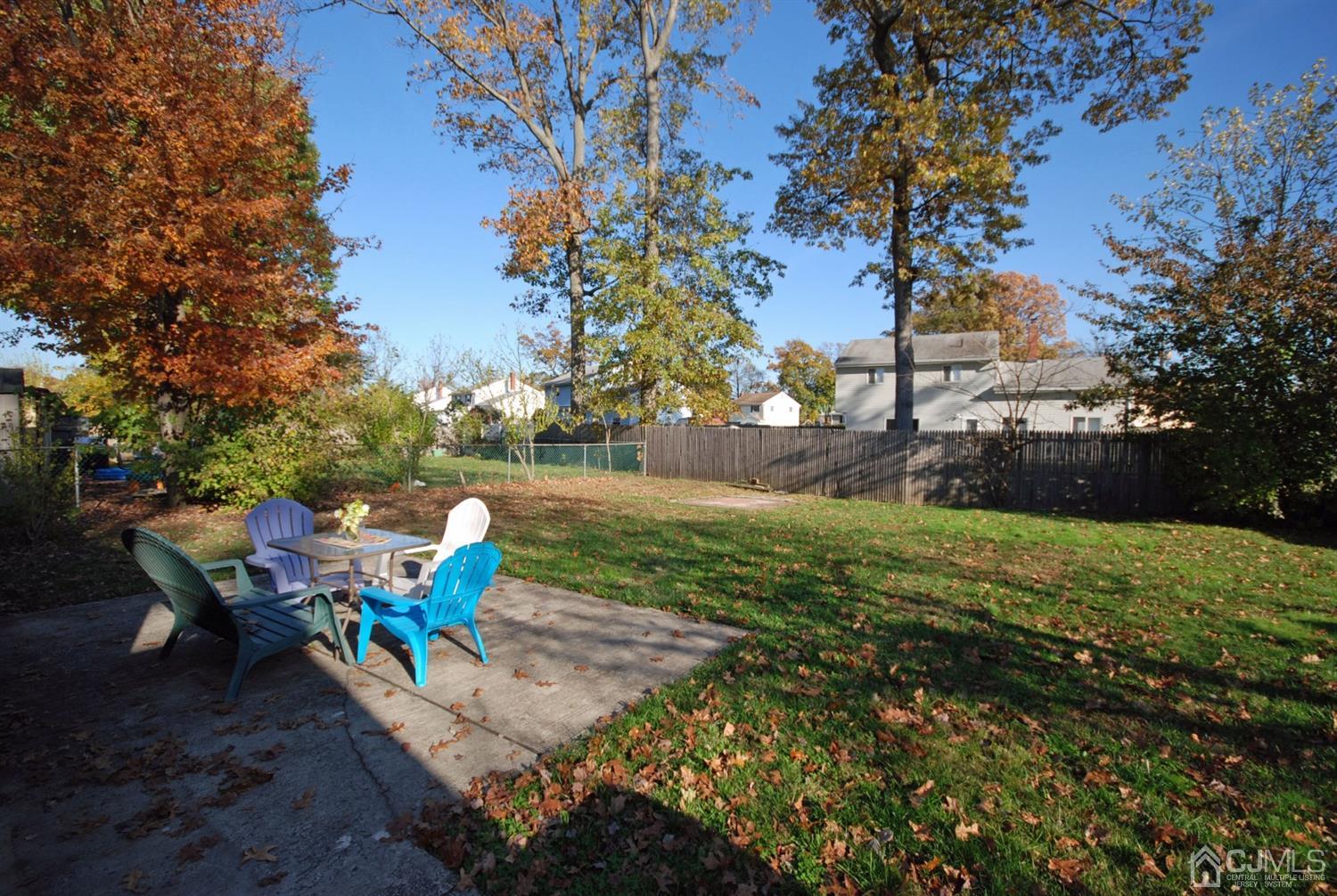 18 Crescent Road Edison, NJ 08817 - Photo 24 of 28 a view of yard with green space