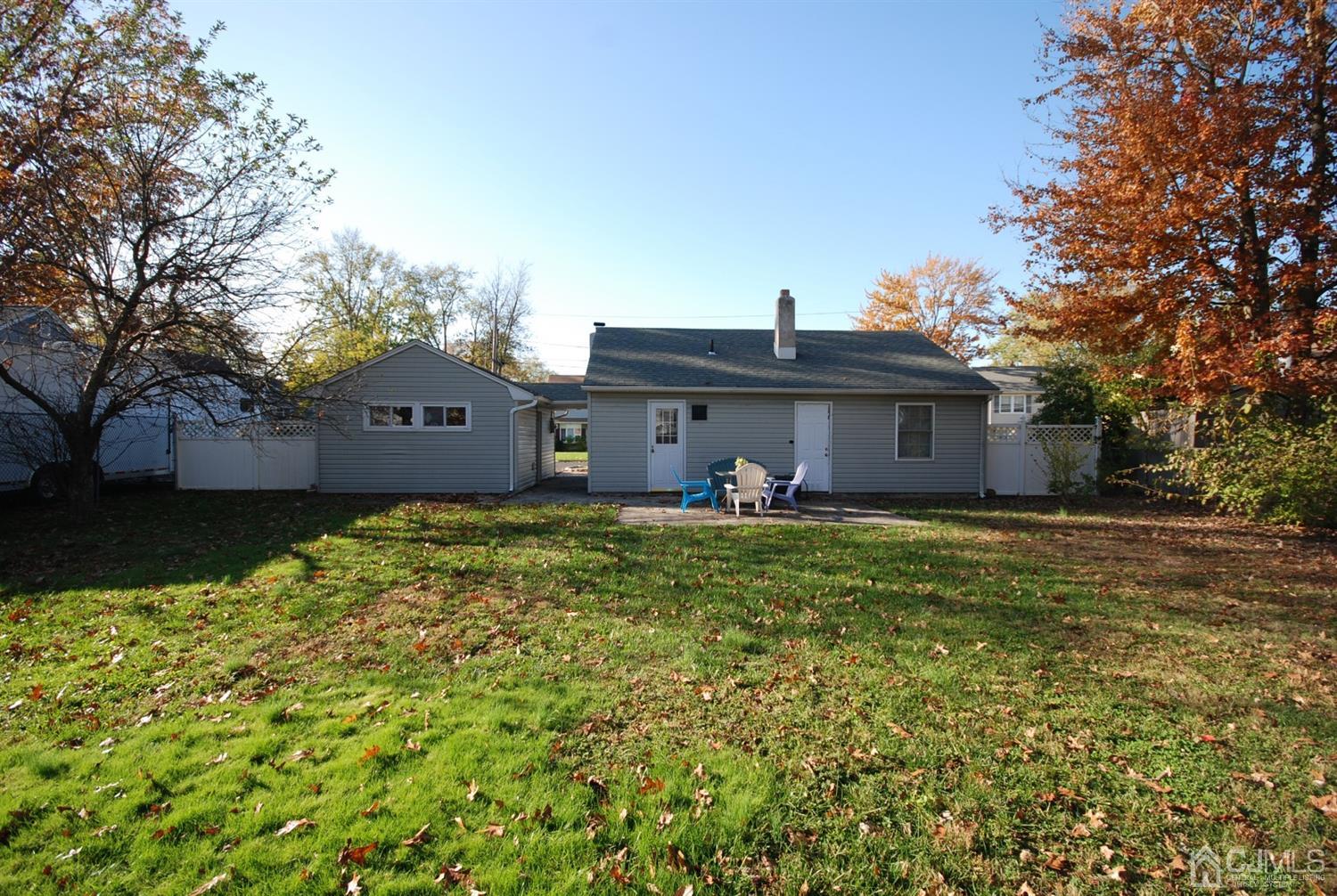 18 Crescent Road Edison, NJ 08817 - Photo 25 of 28 a front view of a house with a garden