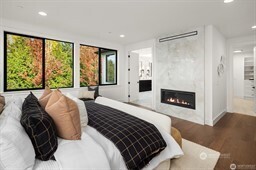 13988 Southeast 5th Street Bellevue, WA 98005 - Photo 26 of 39