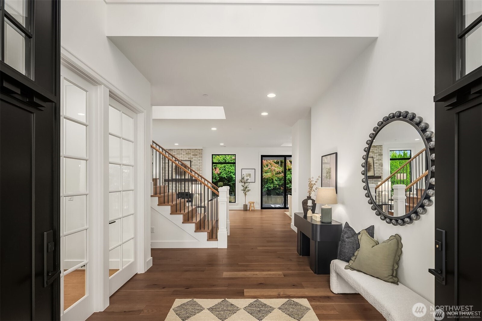 13988 Southeast 5th Street Bellevue, WA 98005 - Photo 3 of 39